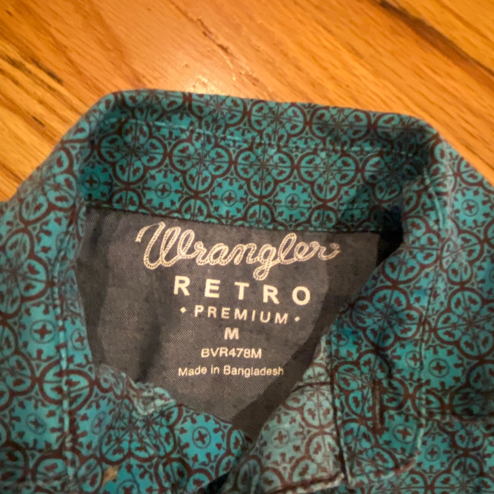 Wrangler Pearl snap shirts(2) - Picture 4 of 9